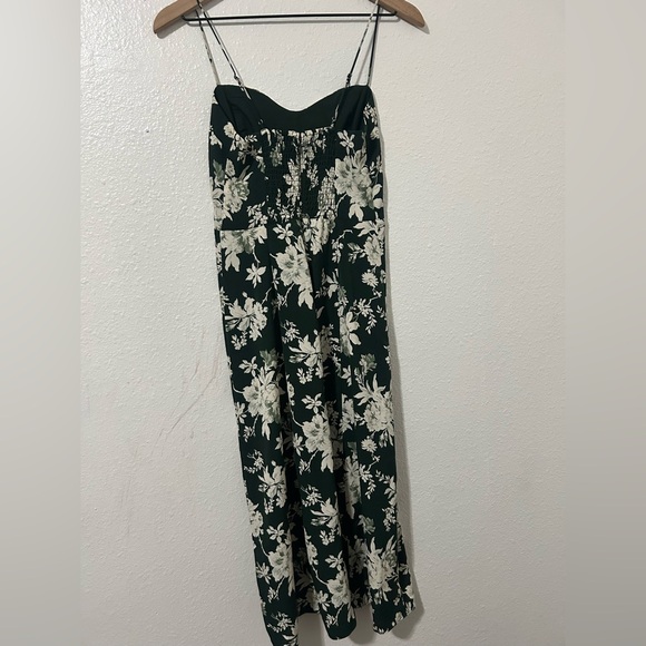 Abercrombie & Fitch High-Slit Midaxi Dress in a green floral print. - Picture 6 of 8